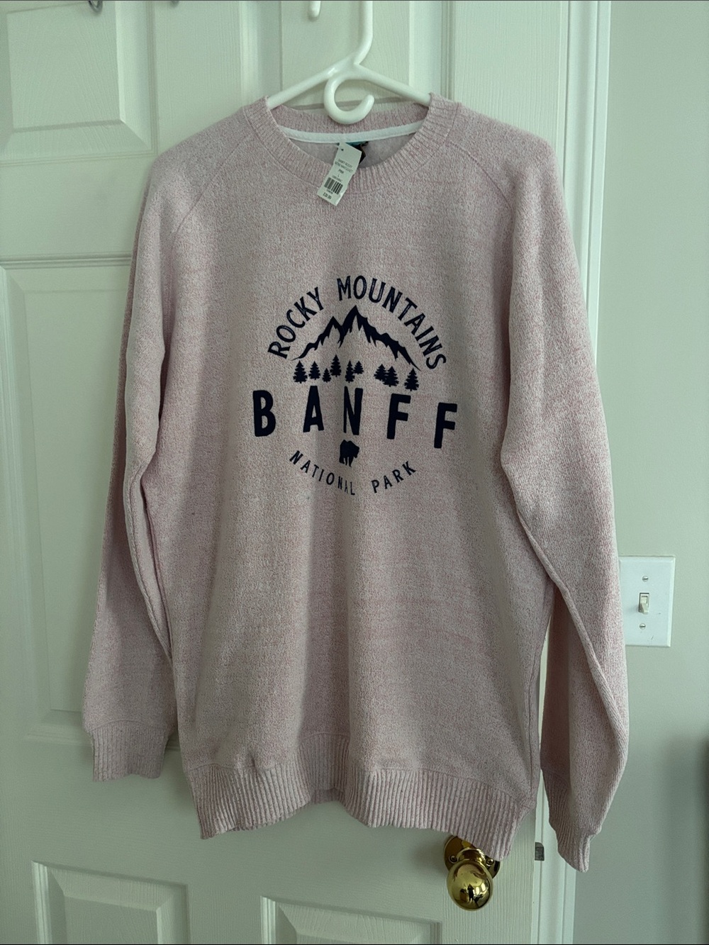 BNWT Banff National Park Sweater size L